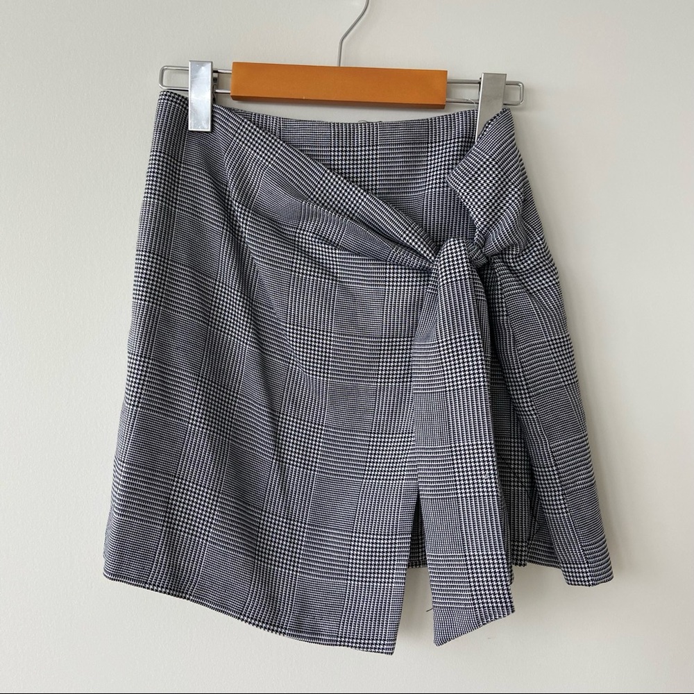 Houndstooth knotted skirt  - Create a bundle!
